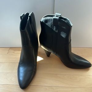 Brand new Marc Fisher booties